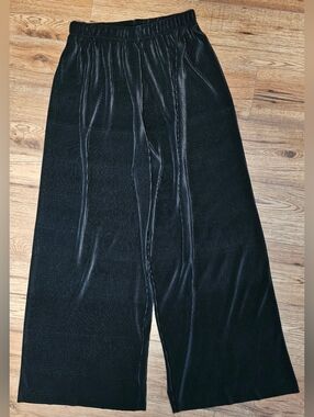 Savannah Black Pleated Wide-Leg Pants